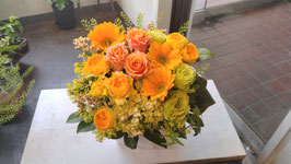 おまかせアレンジメント生花Ｌサイズ（市内・道内配達のみ）