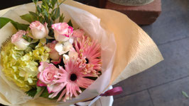 おまかせ花束お祝い生花（市内・道内配達のみ）