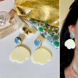 Boucles d'oreilles "Milla" - Tissu Liberty Poppy and Daisy et un pendant ivoire en résine - oreilles percées