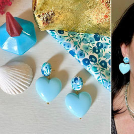 Boucles d'oreilles "Agathe" - Liberty Wiltshire et un pendant coeur bleu ciel en résine - oreilles percées