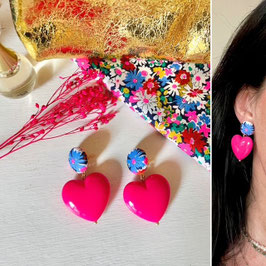 Boucles d'oreilles "Agathe" - Liberty Libby et un pendant coeur rose fuchsia en résine - oreilles percées