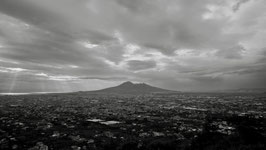 Pompei, sotto le nuvole