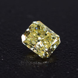 0,50 ct, Fancy Light Yellow, VVS1, Radiant, GIA Certified