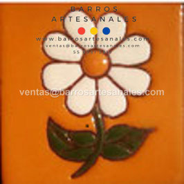 RWBA717: Azulejo Talavera  Realzado sobre Balnco Puro  Especial Pintado a Mano.
