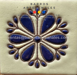 RWBAV793: Azulejo Talavera  Realzado  Pintado a Mano.
