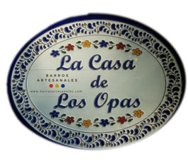 Placa Domiciliaria Realzada Plumeado Azul con gupia Bouquet Plaza Azul Ovalada
