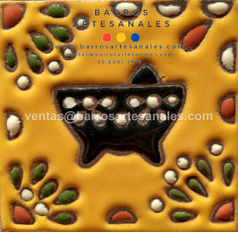RWBA886: Azulejo Talavera  Realzado sobre Balnco Puro  Especial Pintado a Mano.
