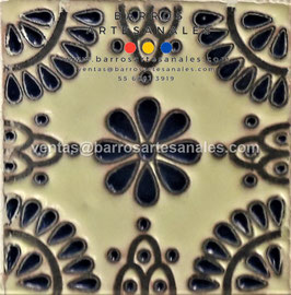 RWBA817: Azulejo Talavera  Realzado sobre Balnco Puro  Especial Pintado a Mano.