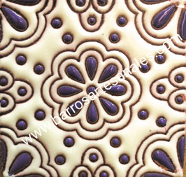 Azulejo Talavera  Realzado Modelo Lace Azul Pintado a Mano.