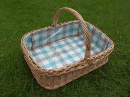 Tablett aus Weide und Holz mit Innenfutter und Bügelgriff