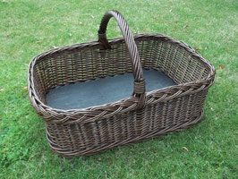 Tablett mit Bügelgriff