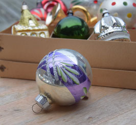 Kerstbal zilver/paars, versierd (6336)
