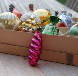 Getorste kerstbal, donkerroze (6282)