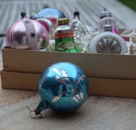 Kerstbal blauw, versierd (7354)