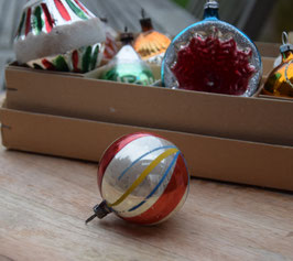 Kerstbal zilver, gesuikerde strepen (8086)