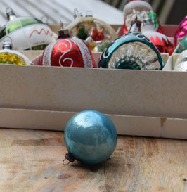 Feathertree kerstbal lichtblauw (6833)