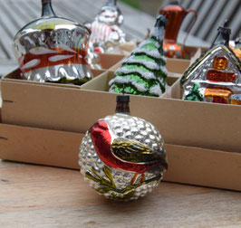 Kerstbal zilver reliëf, vogeltje (7840)