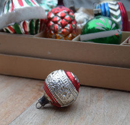 Lampion zilver/rood, reliëf (8023)
