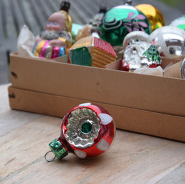 Deukbal zilver/rood, versierd (5079)