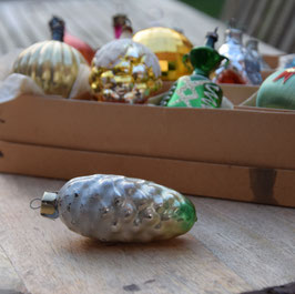 Dennenappel wit/groen (6288)