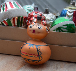 Poesje oranje, versierd (8011)