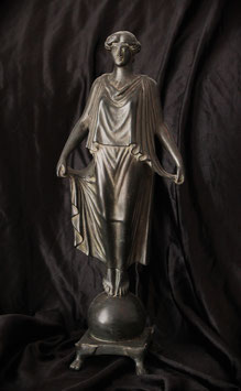 DIONÍS RENART (Escultura Dama / Lady Sculpture)