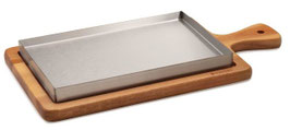 VASSOIO IN ACCIAIO INOX 22 × 14 CM, CAPACITÀ 0,55 L, CON BASE IN LEGNO 34 × 18 CM CON MANICO, 1PZ A CONFEZIONE P29610