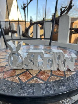 Schriftzug „OSTERN“