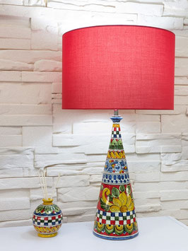 Lampada h.56 cm in Ceramica di Caltagirone con decori Linea Kaleido con Paralume Rosso