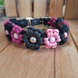 Halsband Blümchen schwarz/rosa