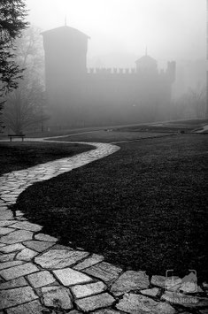Bianco e nero 11b - Nebbia sulla Rocca Medievale