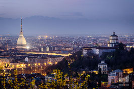 Panorami 15 - La Mole Antonelliana e il Monte dei Cappuccini al crepuscolo