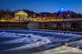 Il fiume Po 8a - Vista su Gran Madre e Cappuccini all'ora blu