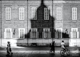 Bianco e nero 5a - L'ombra della Chiesa di San Lorenzo sull'Armeria Reale