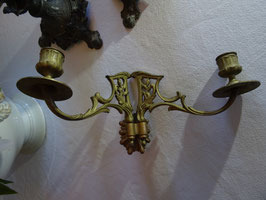 Messingfarbener doppelter Wandkerzenhalter