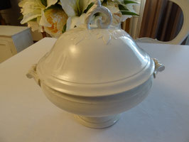 Hübsche weiße Soupiere (698 L)