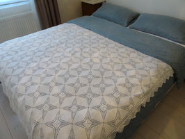 Häkeldecke Handarbeit mit Sternenmuster / Plaid aus Südfrankreich (L)