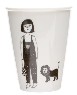 Illustrierter Keramik Becher GIRL WITH LITTLE LION (Helen B)
