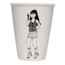 Illustrierter Keramik Becher ROLLER GIRL MONA (Helen B)