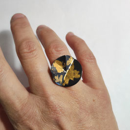 Bague noire et or