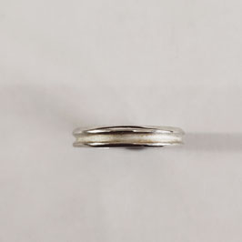 anneau tourné en argent 925 oxydé et brossé