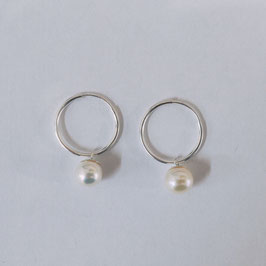 Créoles moyennes argent 925 et perles blanches