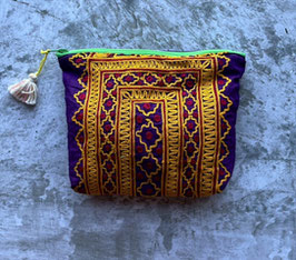 インド　バロチ刺繍ポーチ（チャック型）