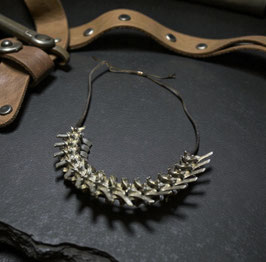 1980's Vintage Spinai cord Choker