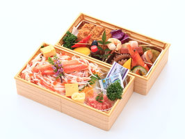 ズワイ蟹のちらし寿司弁当【厚切りヒレかつとおばんざい付き】
