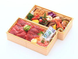 まぐろづくしのちらし寿司弁当【厚切りヒレかつとおばんざい付き】
