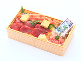 ズワイ蟹とまぐろのちらし寿司弁当