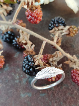 Brombeer Blatt Ring
