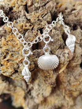 Sommer Kollektion *Bettel Armband mit drei Muscheln*