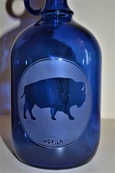 Bouteille en verre bleu cobalt 2L gravée avec Bison/Wopila
